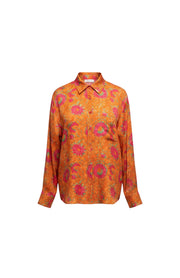 Chemise oversize orange et rose Devï Studios SARL en soie et viscose avec un motif floral abstrait.